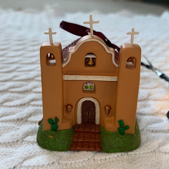 Hallmark Church light up Ornament - Picture 1 of 6